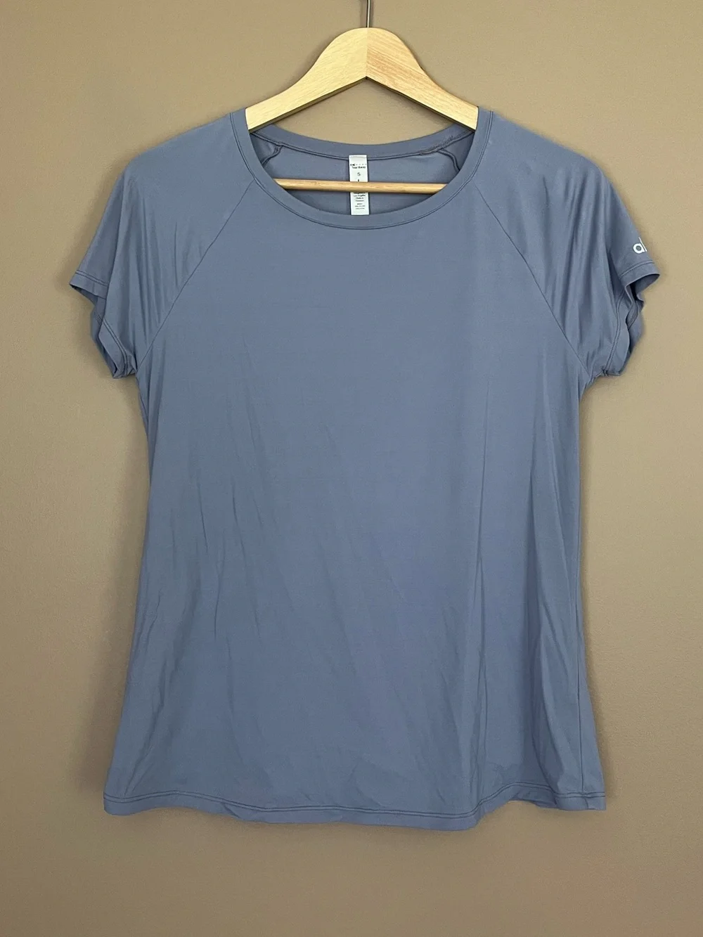 {Alo} Short Sleeve Performance Tee - Womens Small